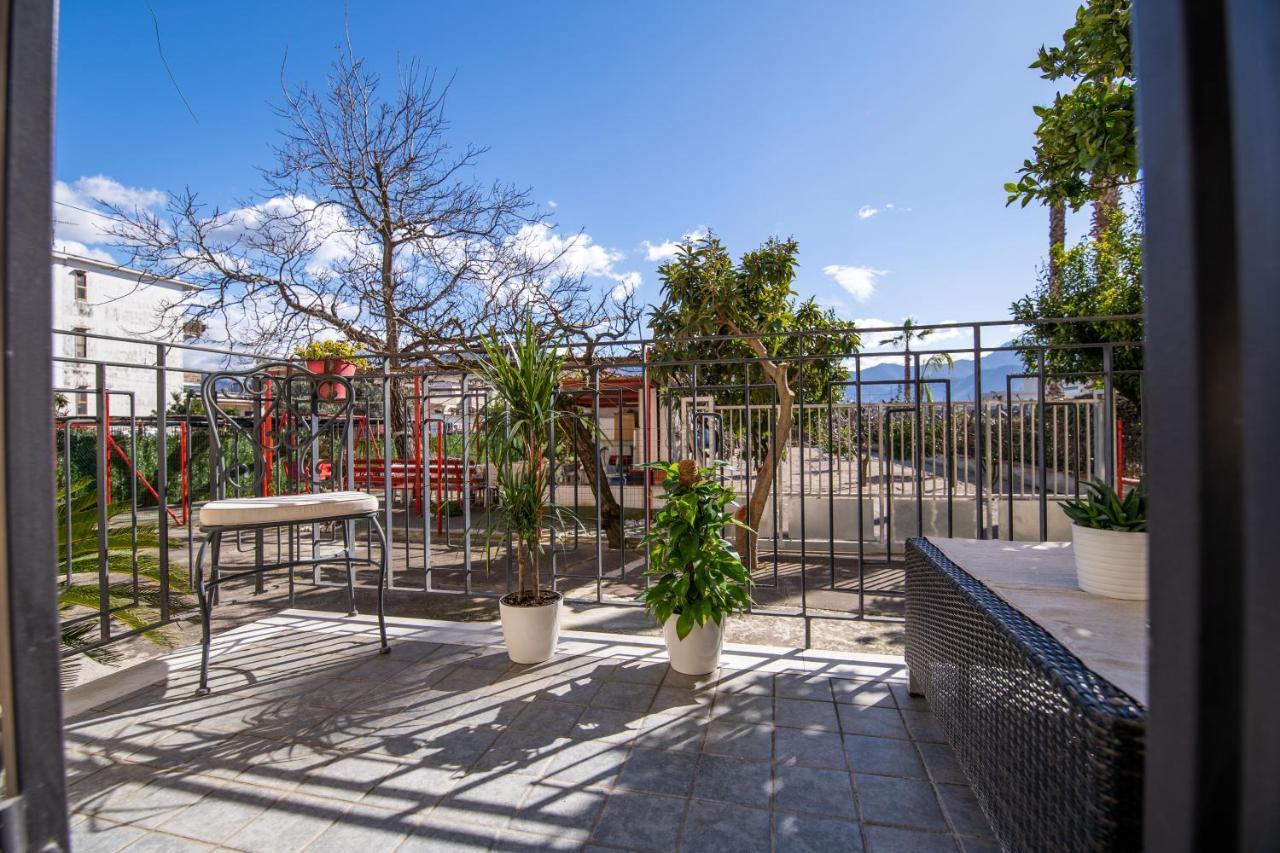Familiaris Pompei Holiday Home Экстерьер фото